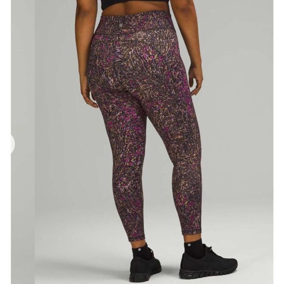 Lululemon Invigorate High-Rise Tight 25" size 2 - Picture 2 of 6